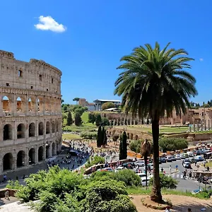 Romance Al Colosseo 2 , Roma Italia
